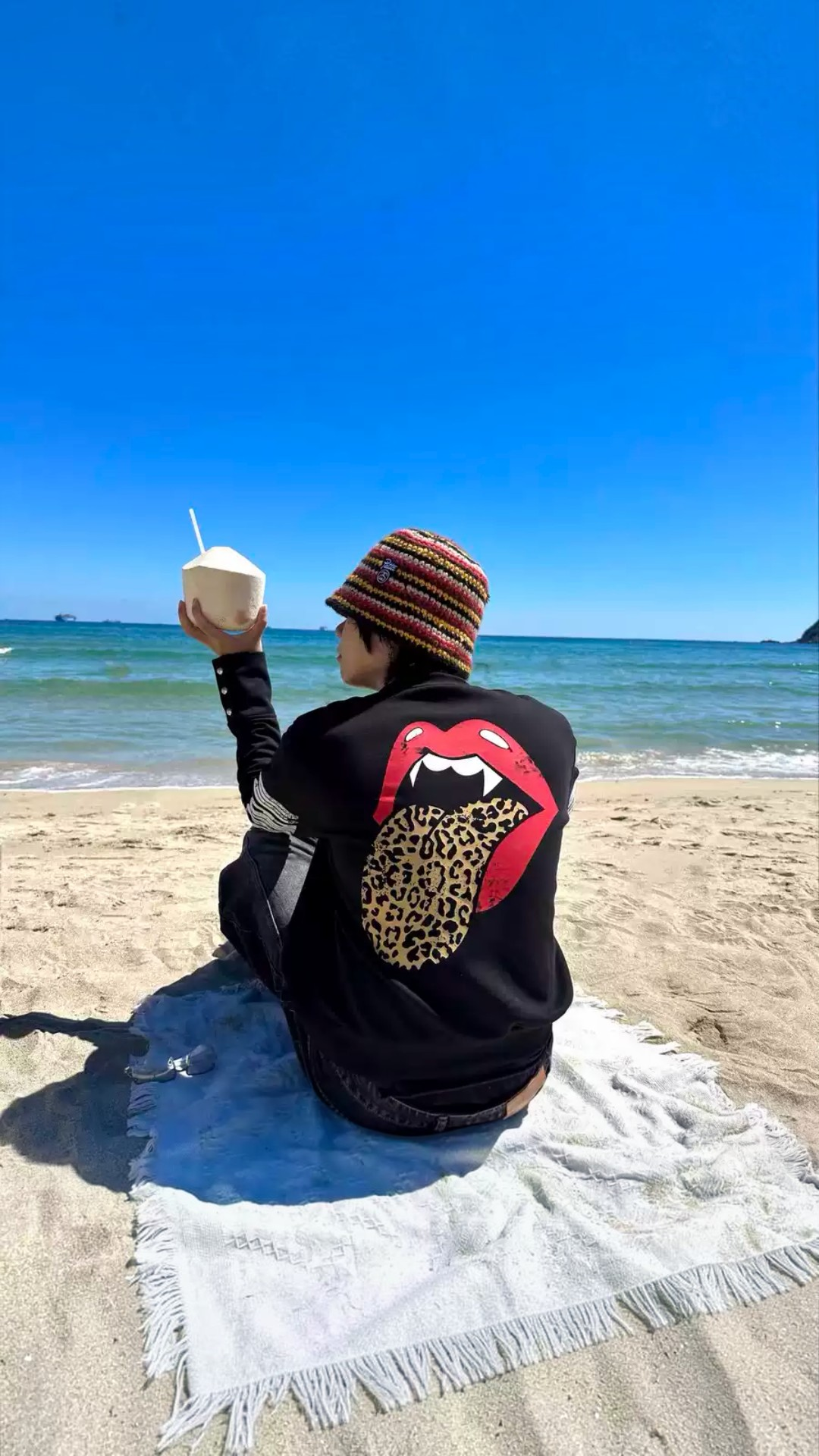 DETW Leopard Tongue Sweatshirt